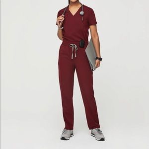 Size small Figs scrub set